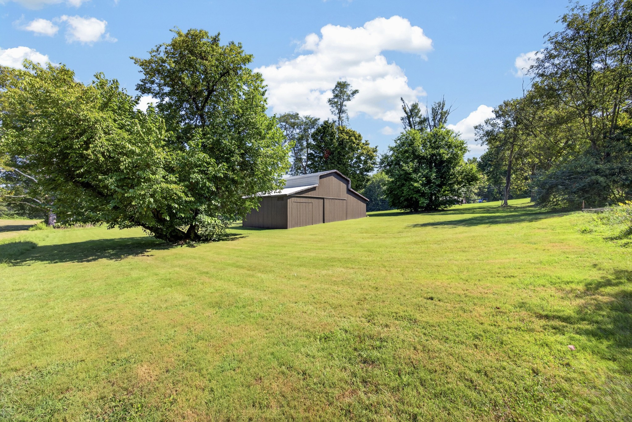 2472 Hilham Hwy Property Photo 2