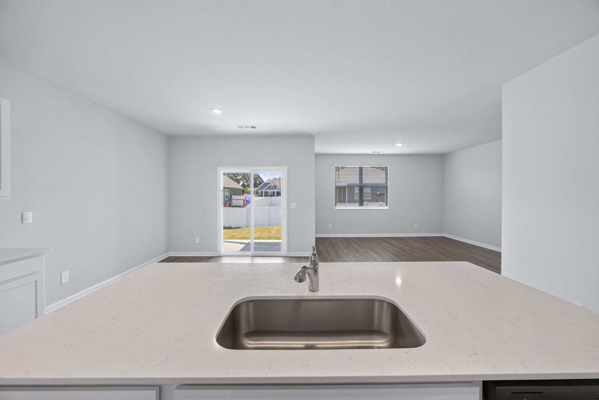 5439 Mason Way Property Photo 6