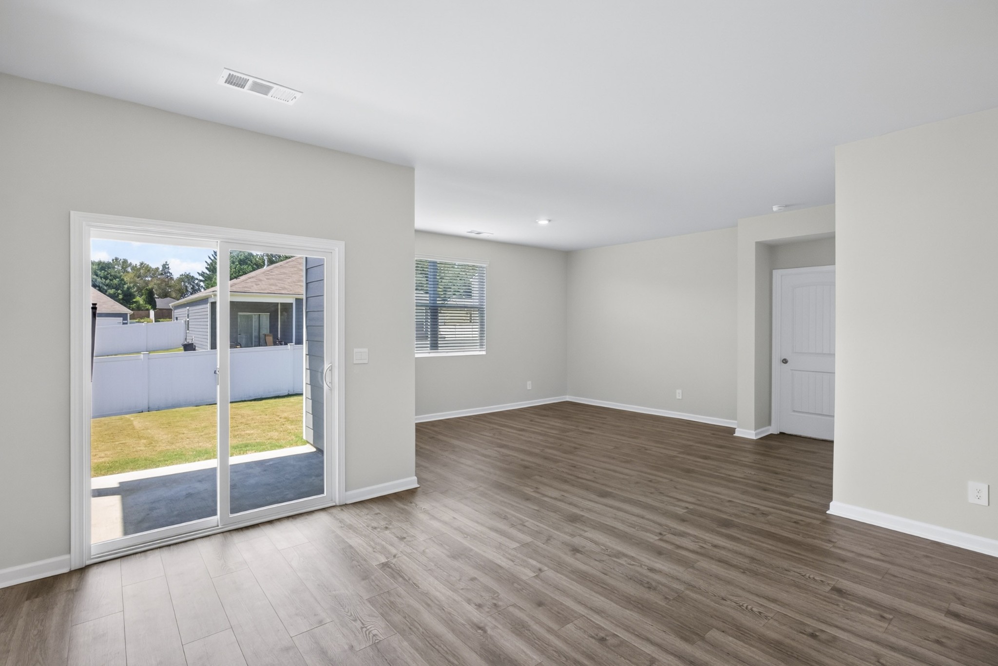 5439 Mason Way Property Photo 10