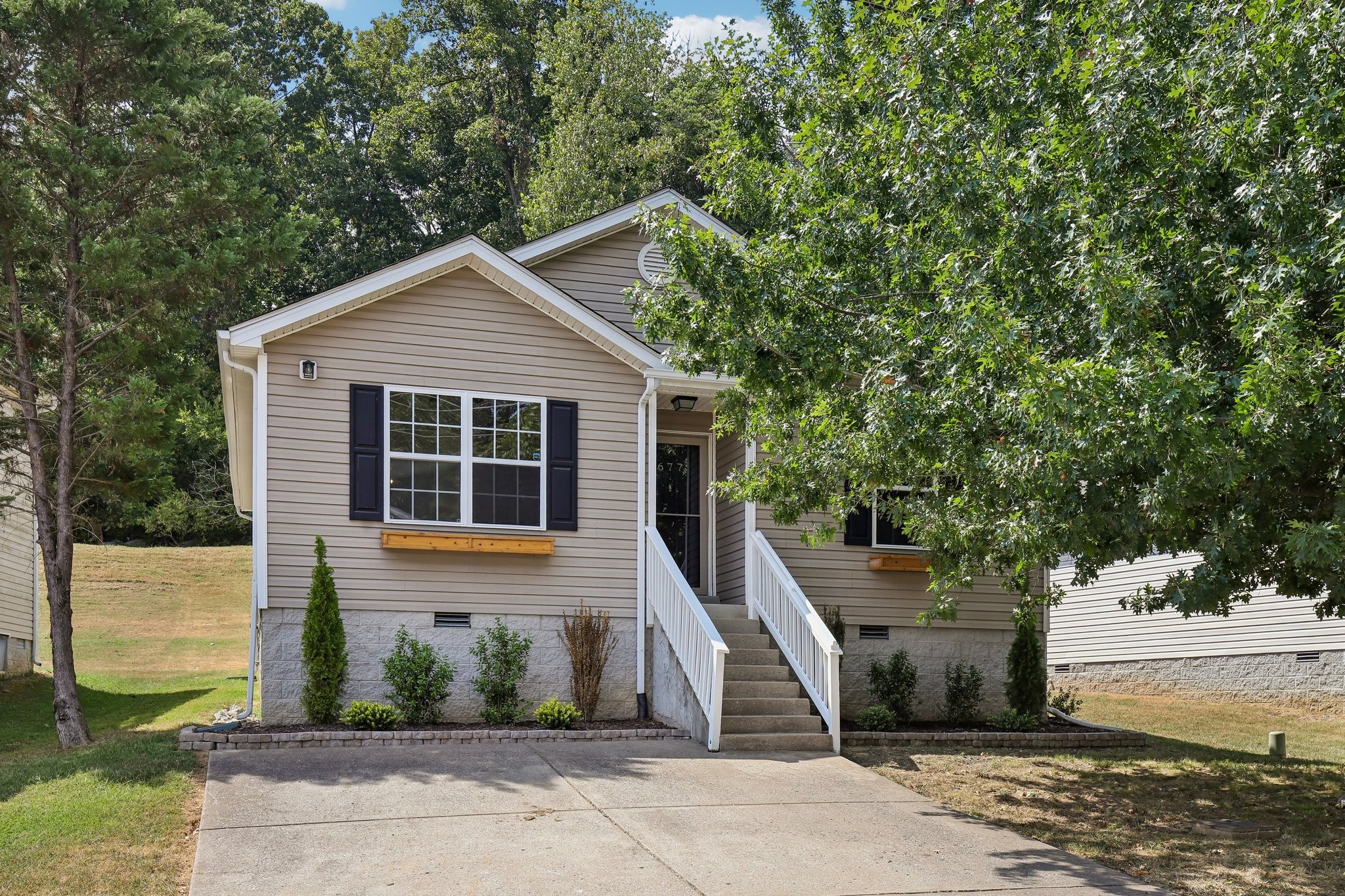 677 Belgium Dr Property Photo 1