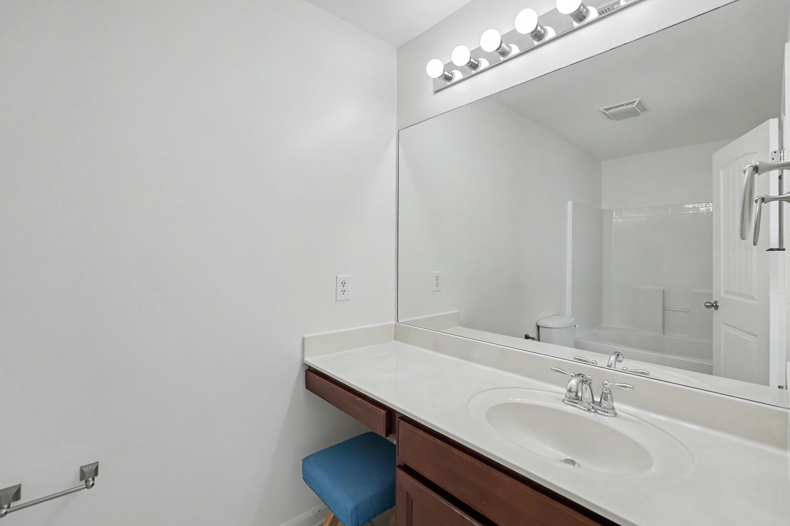 1420 Riverbrook Dr Property Photo 25