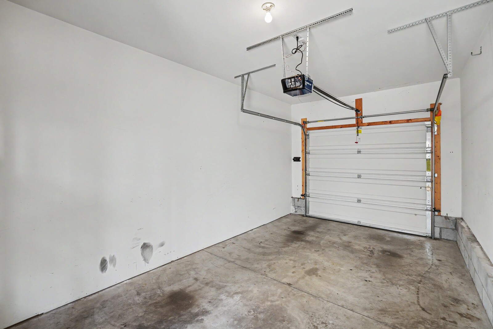 1420 Riverbrook Dr Property Photo 32