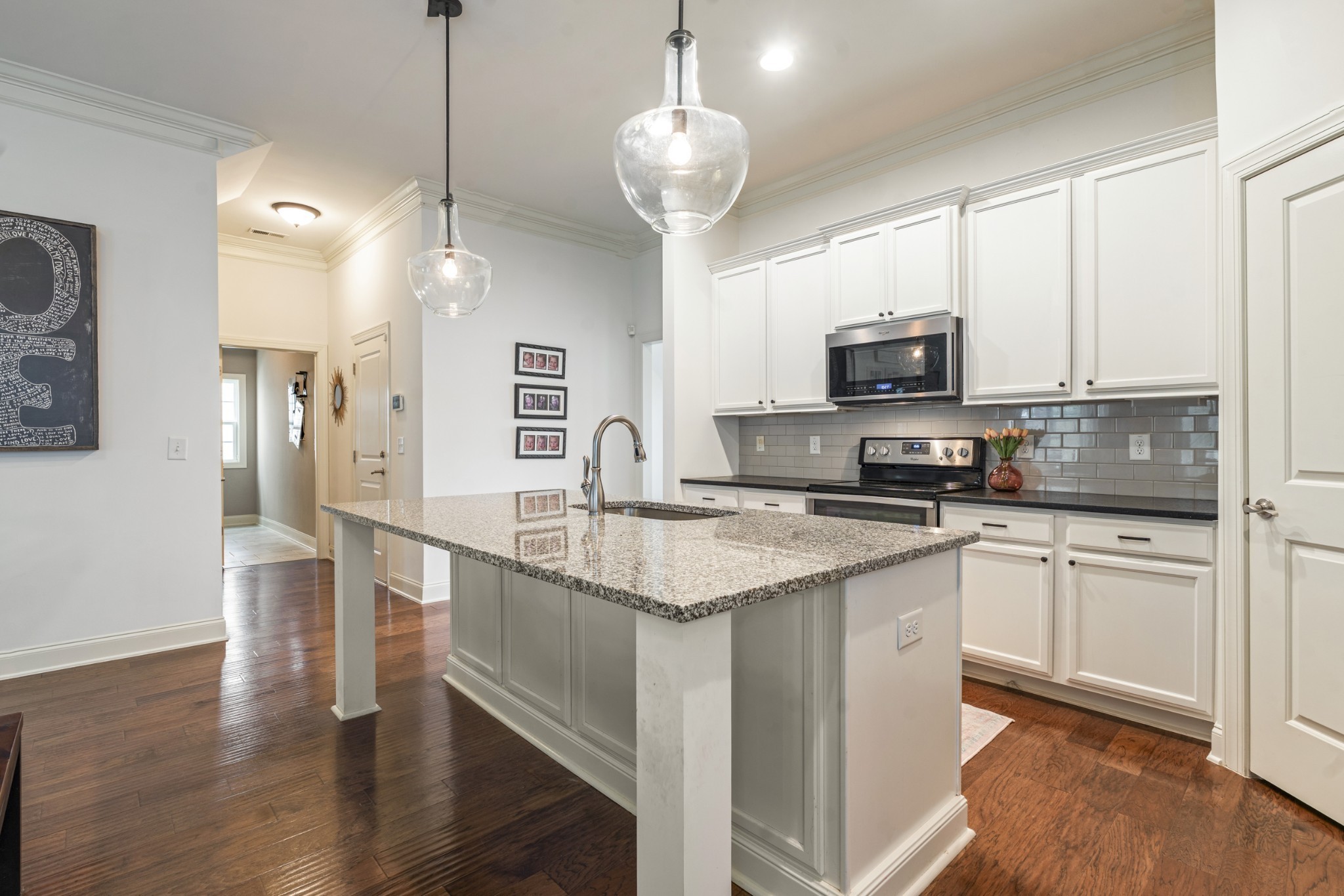 3433 Cortona Way Property Photo 6