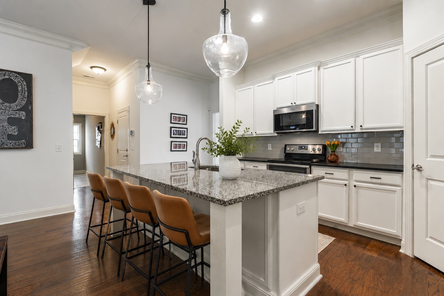 3433 Cortona Way Property Photo 7
