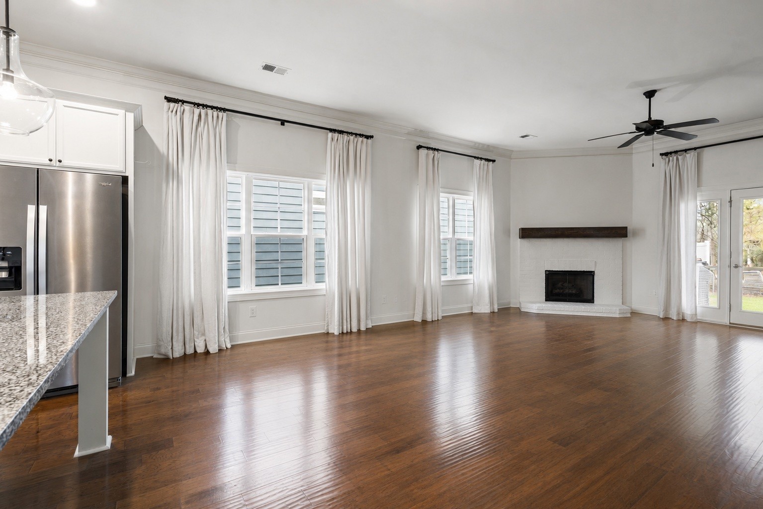 3433 Cortona Way Property Photo 12