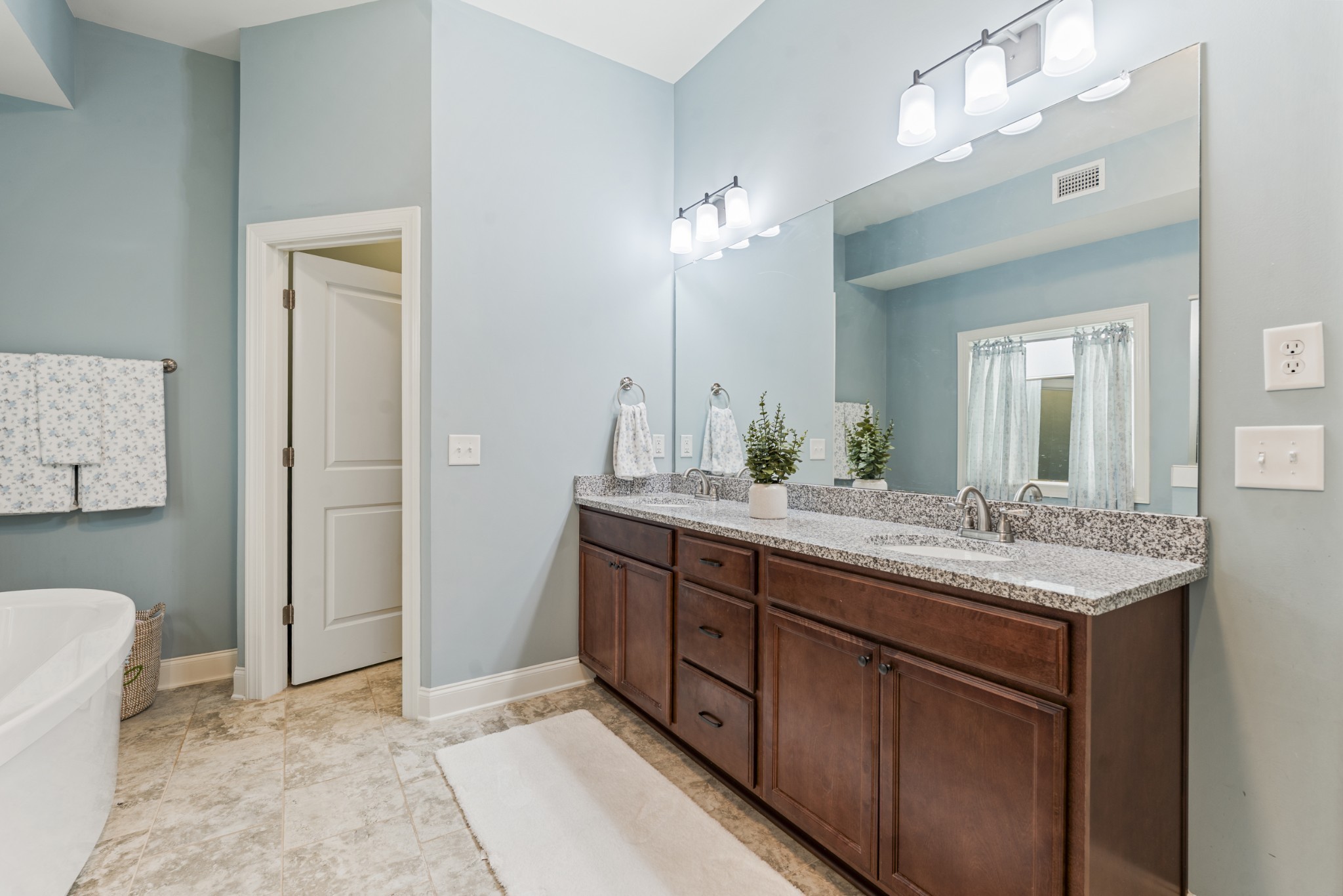 3433 Cortona Way Property Photo 20