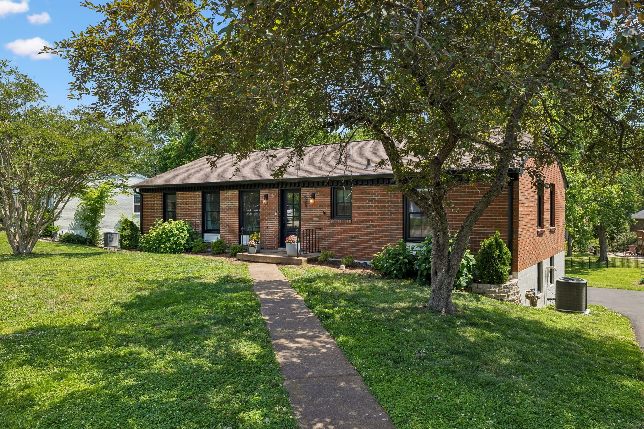 535 Richmar Dr Property Photo 1