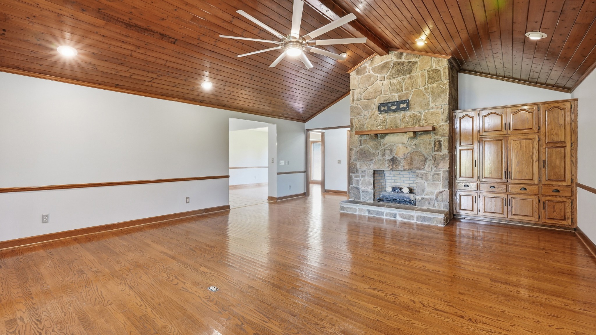 81 Oliver Ln Property Photo 6