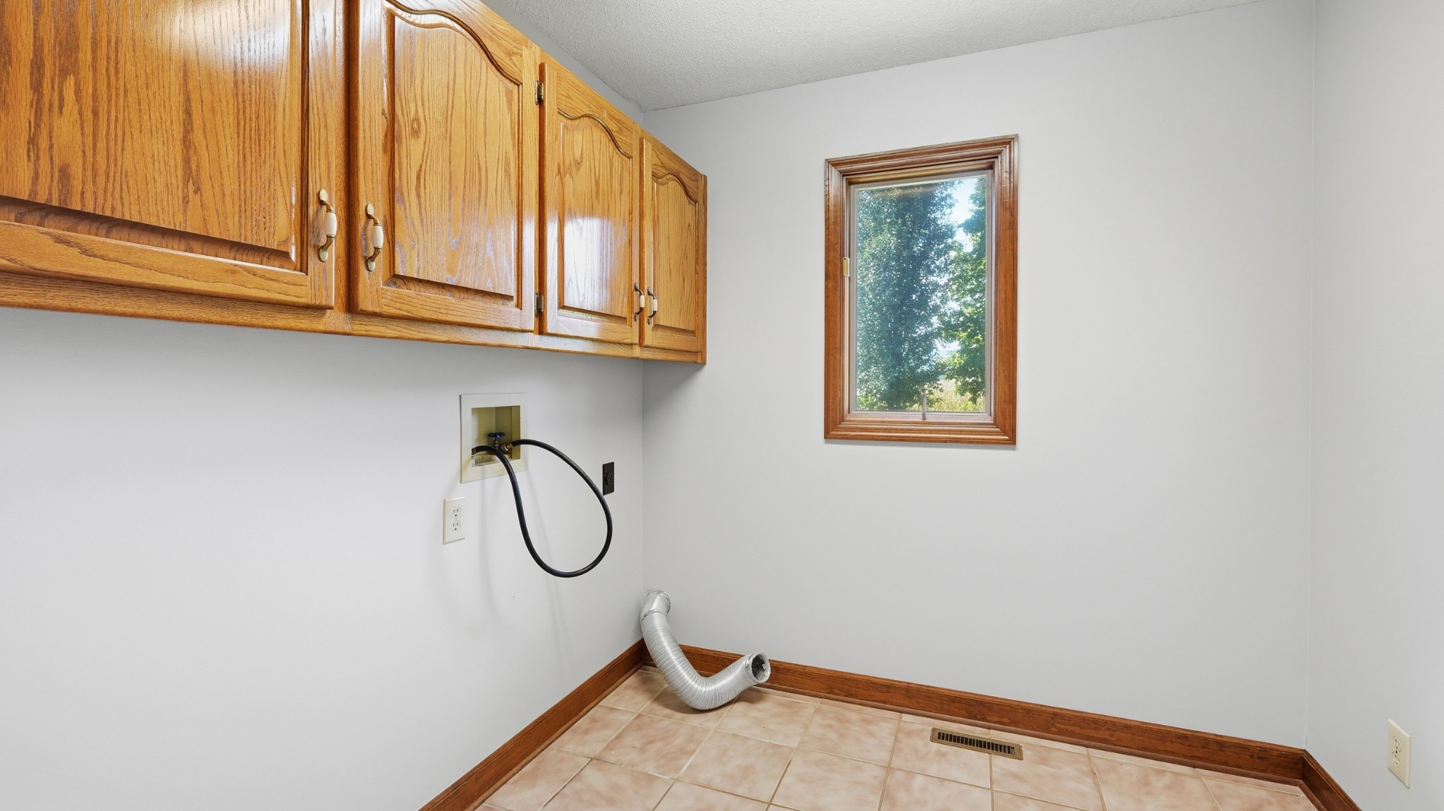 81 Oliver Ln Property Photo 10