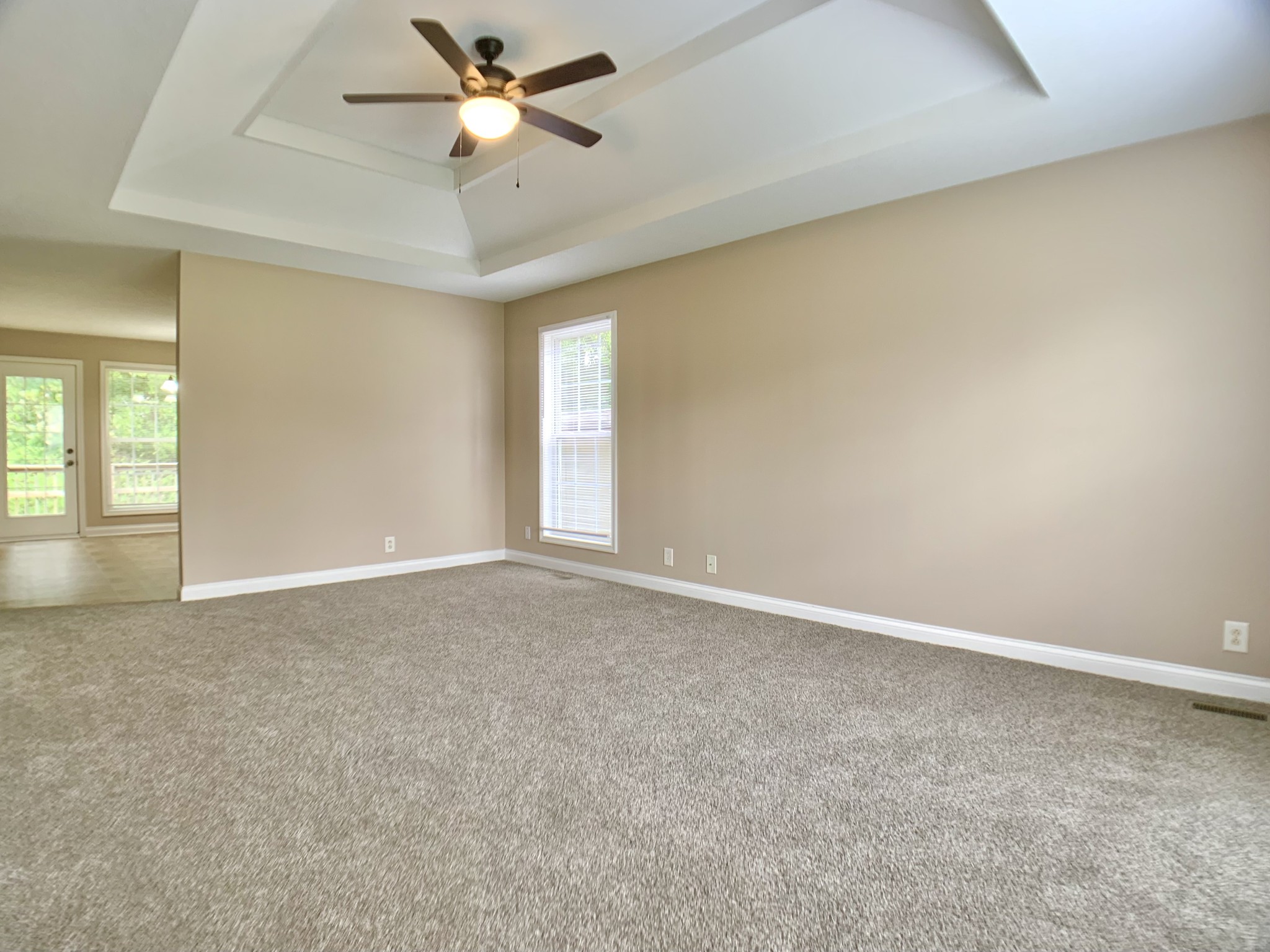 576 Joshua Dr Property Photo 4