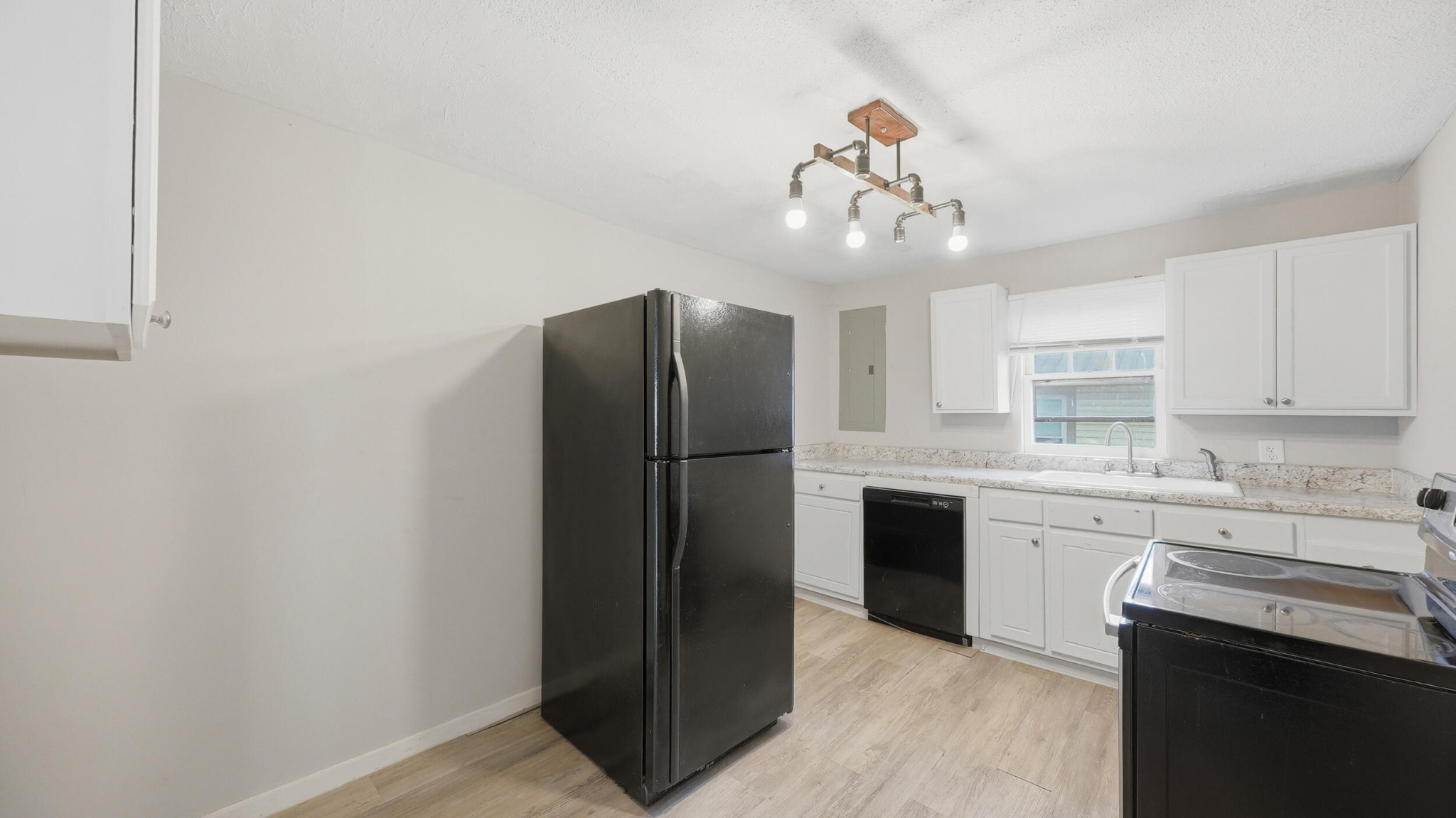 1730 Baugh Street, Ne Property Photo 13