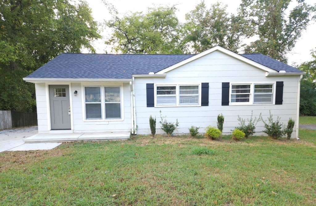 923 Hillcrest Dr Property Photo 1