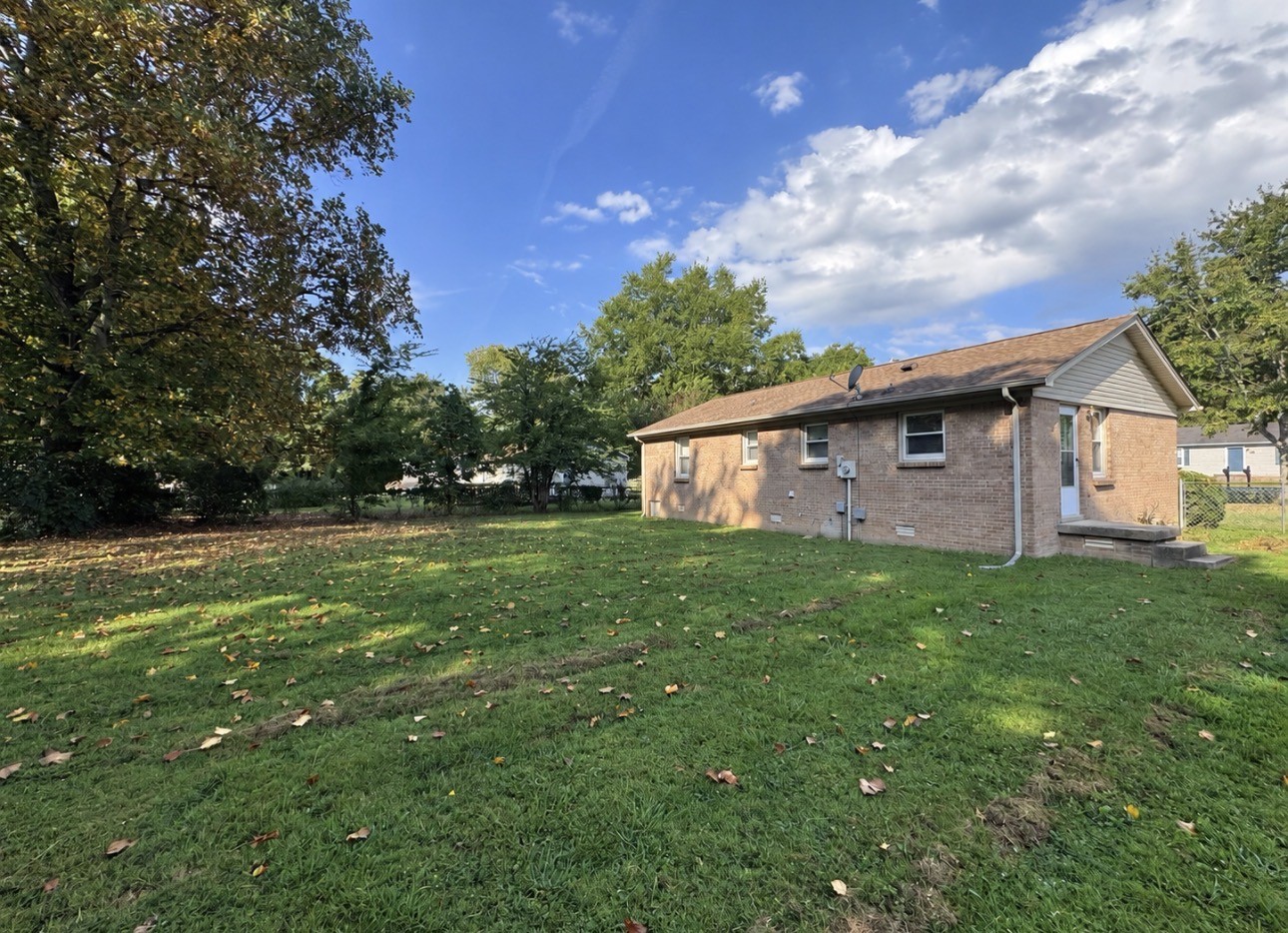 817 Belle Dr Property Photo 3
