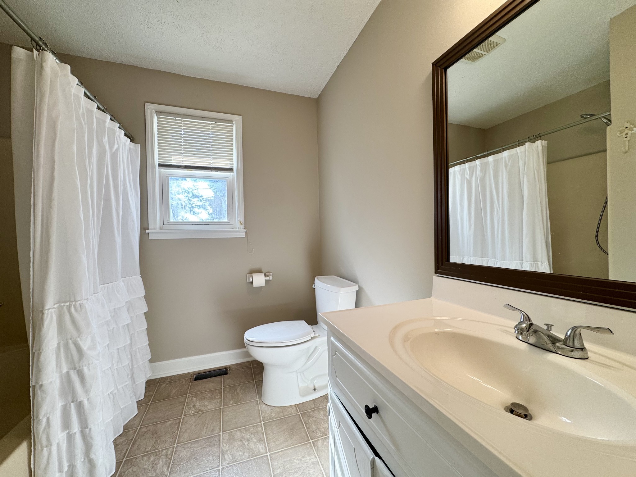 817 Belle Dr Property Photo 13