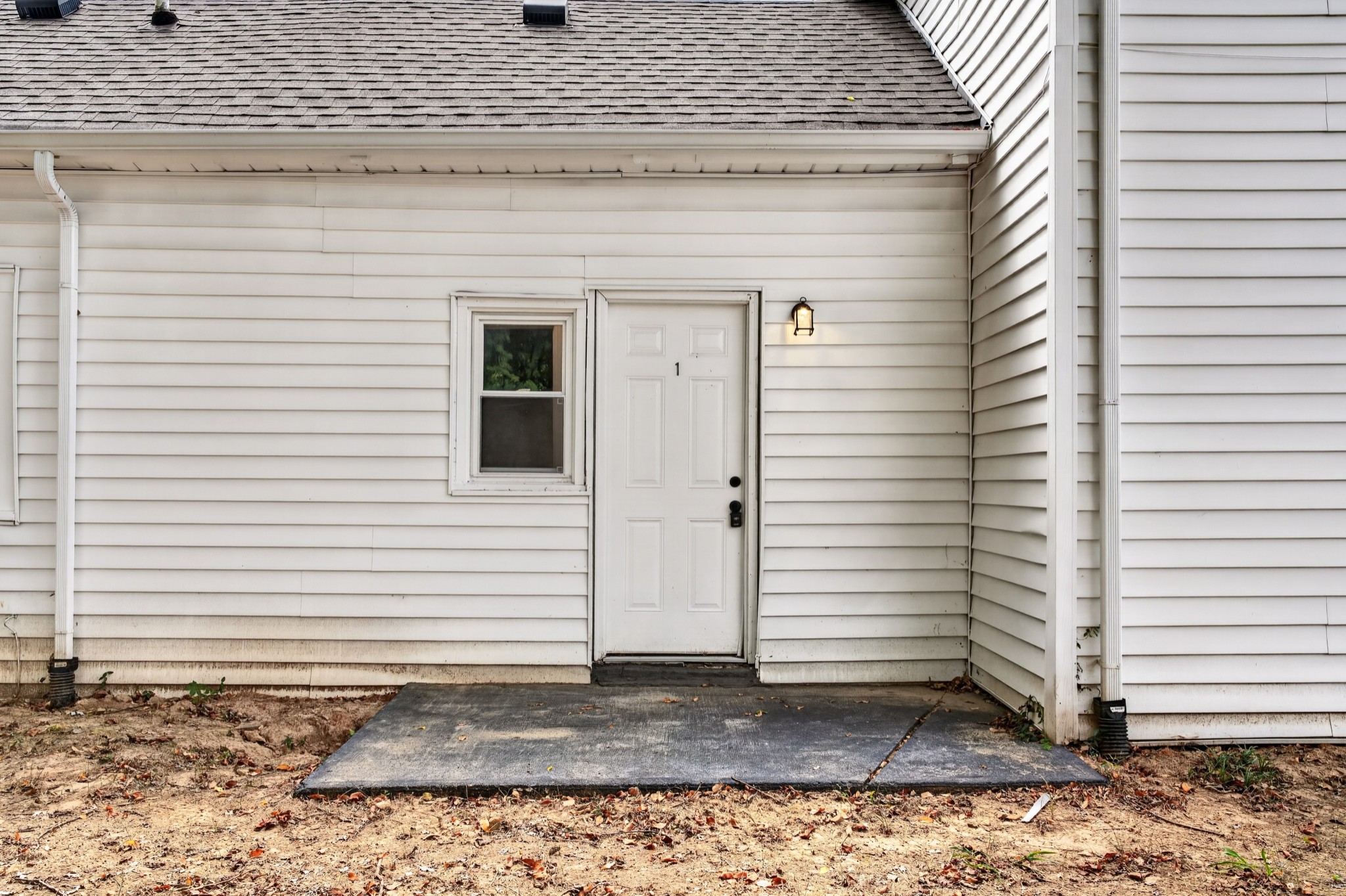 809 Forest St Property Photo 5