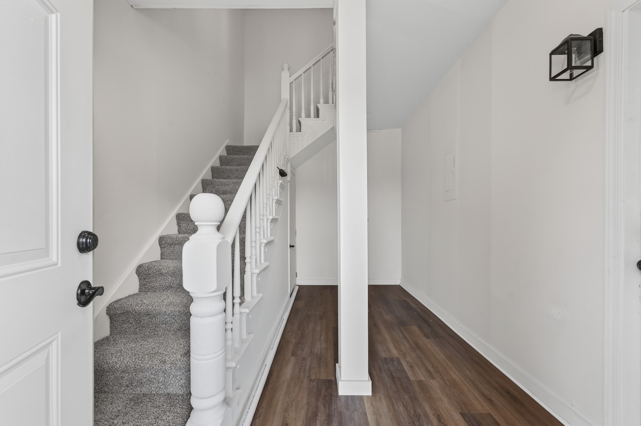 809 Forest St Property Photo 6