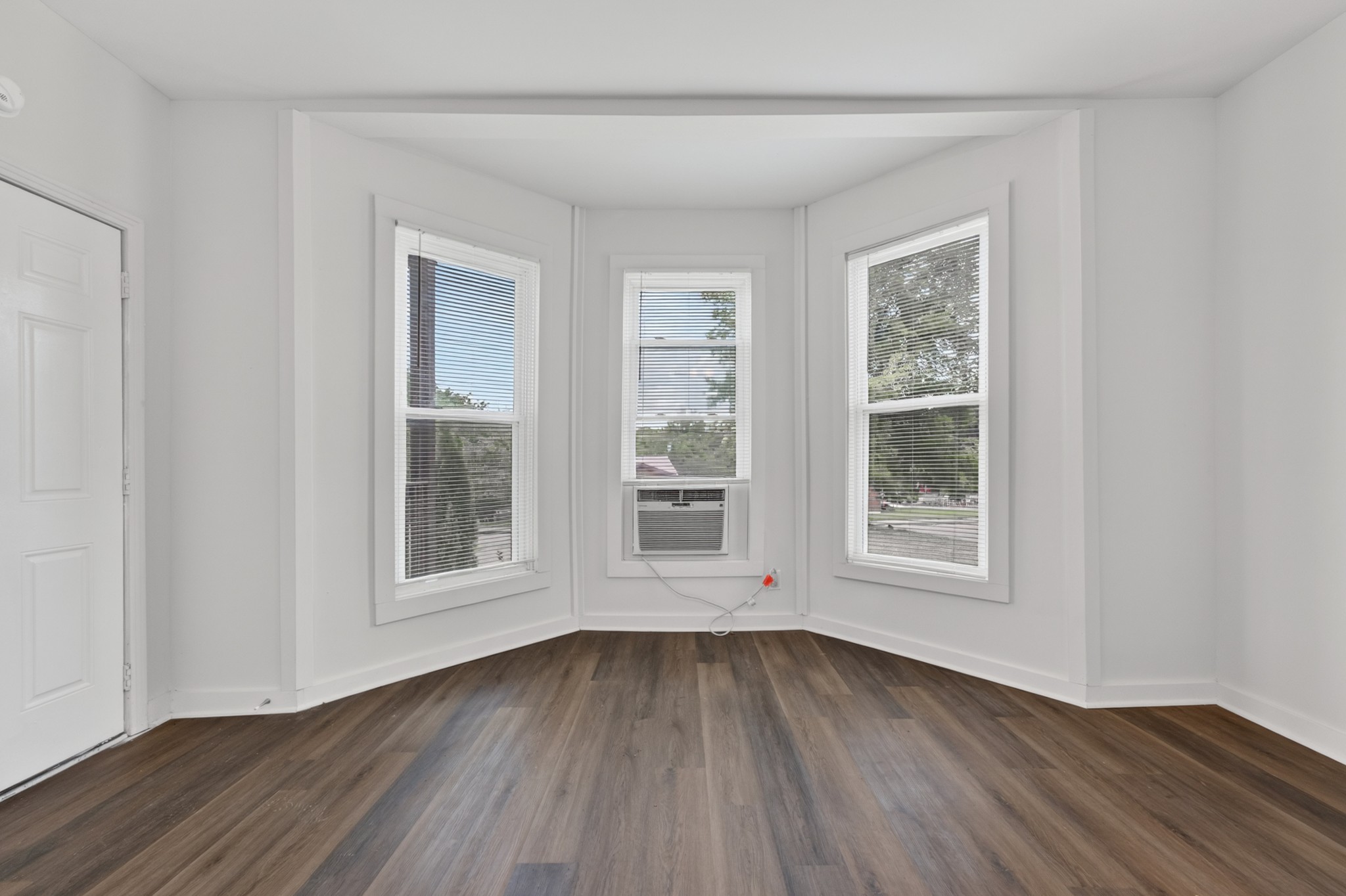 809 Forest St Property Photo 11