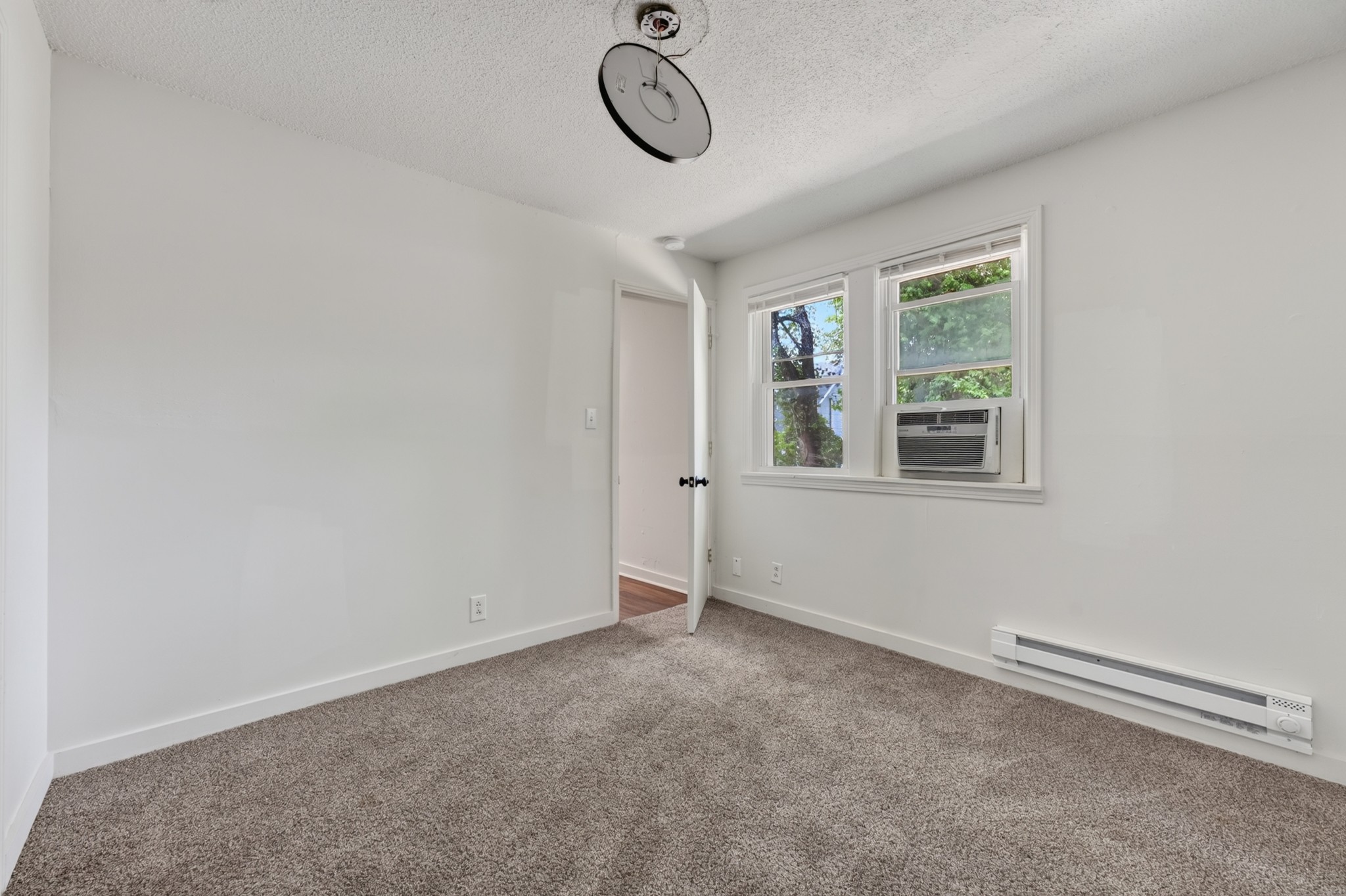 809 Forest St Property Photo 23