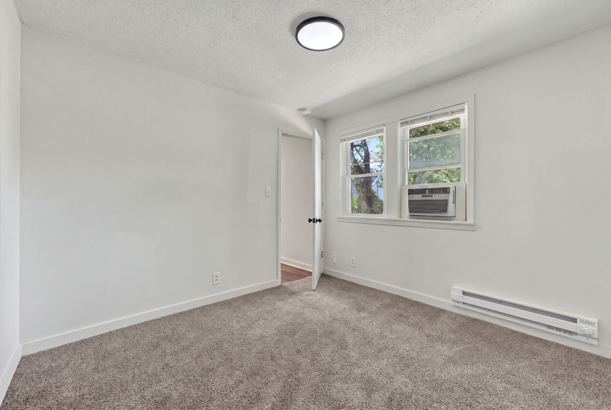 809 Forest St Property Photo 24