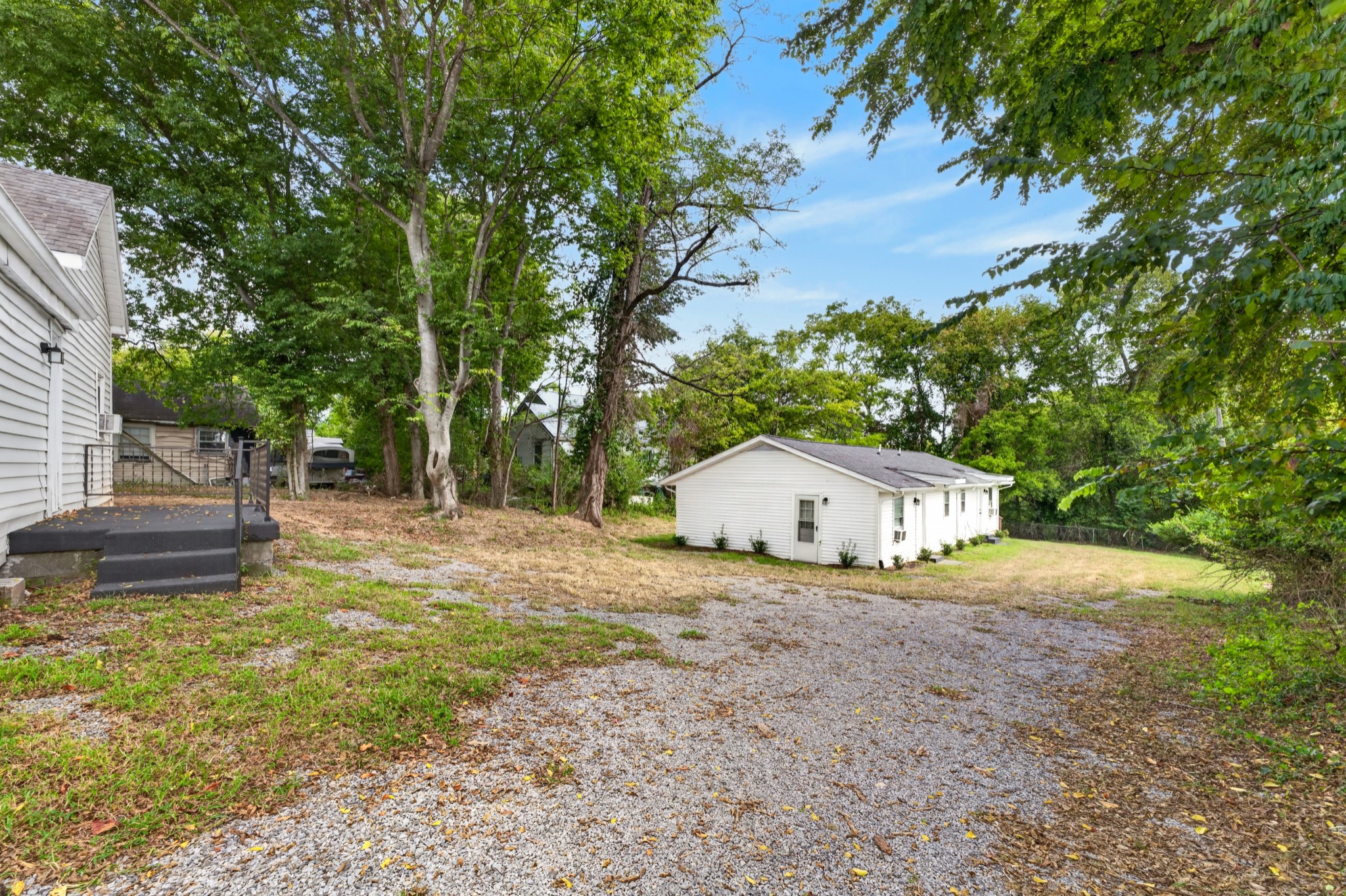 809 Forest St Property Photo 27