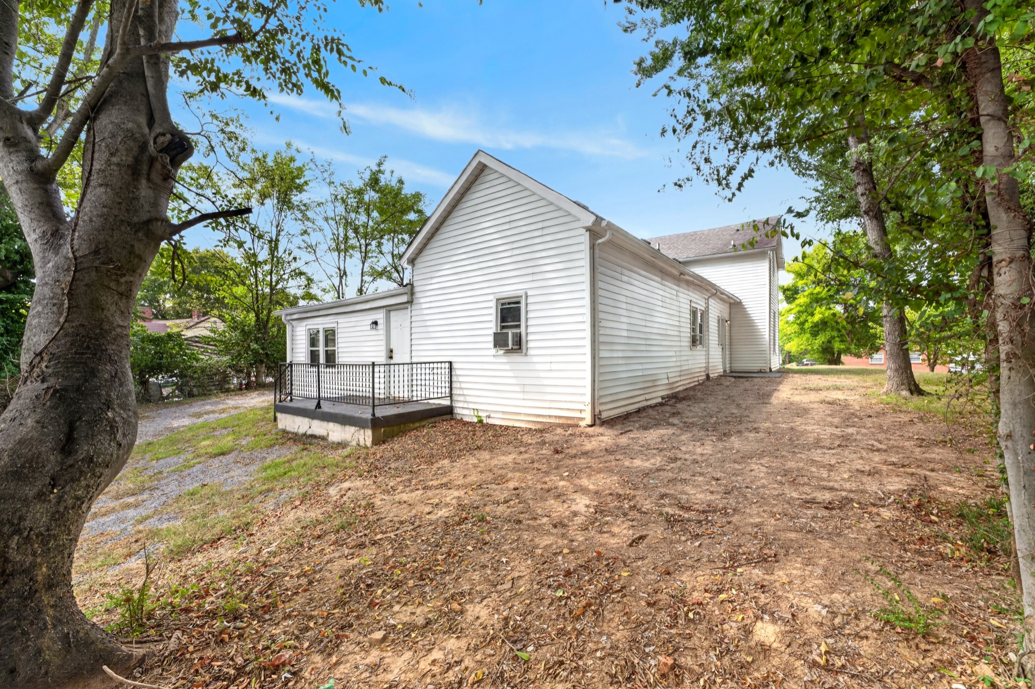 809 Forest St Property Photo 30