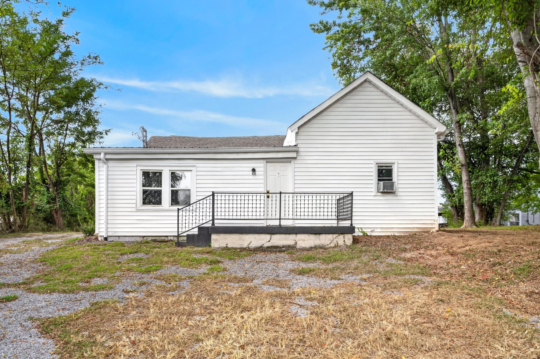 809 Forest St Property Photo 31