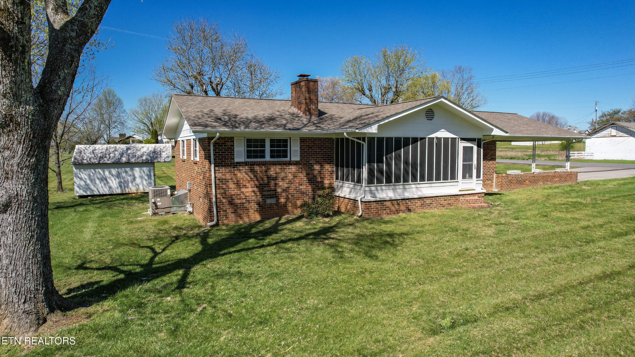 1102 S Tellico St S St Property Photo 1