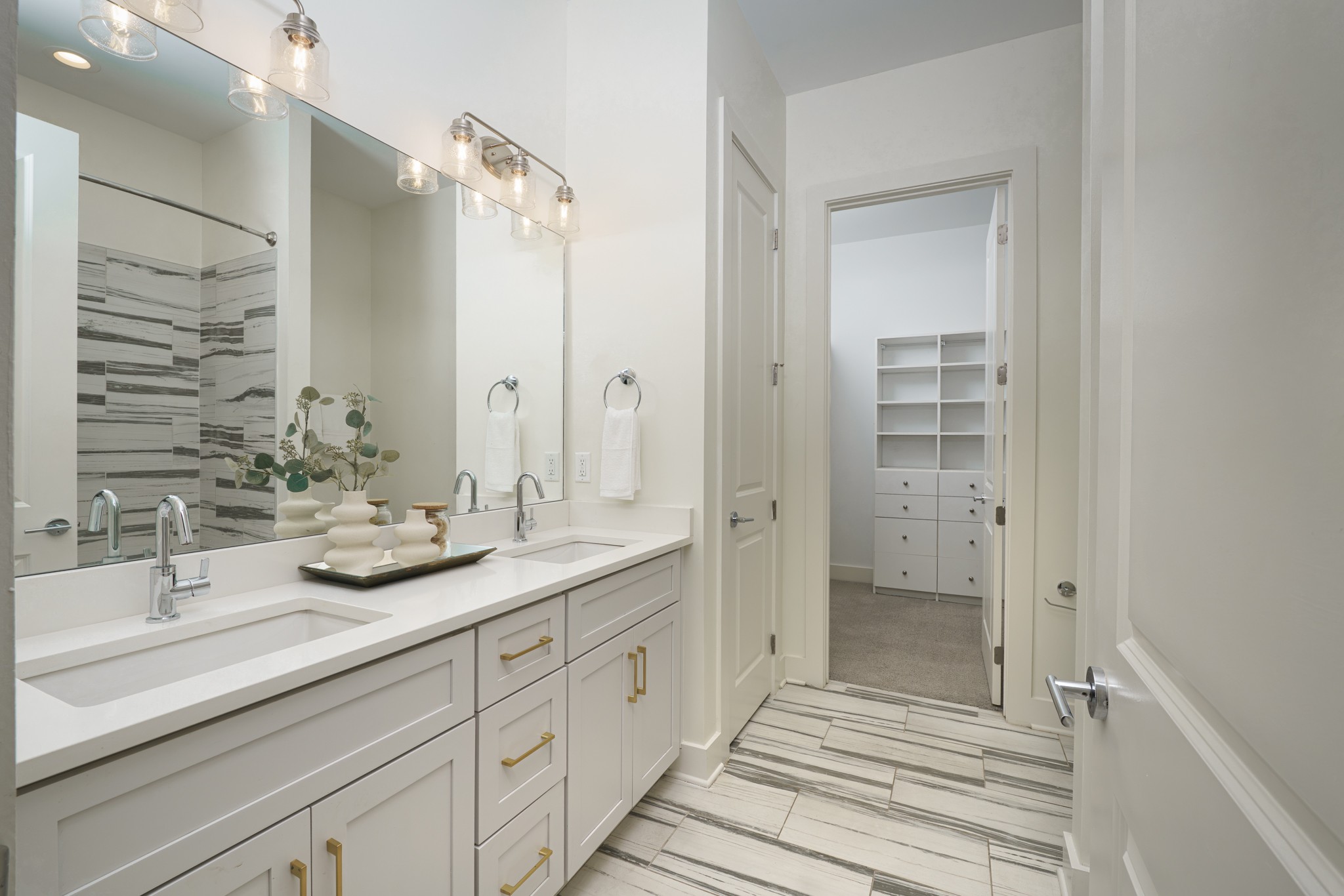 413 Herringbone Ct Property Photo 6