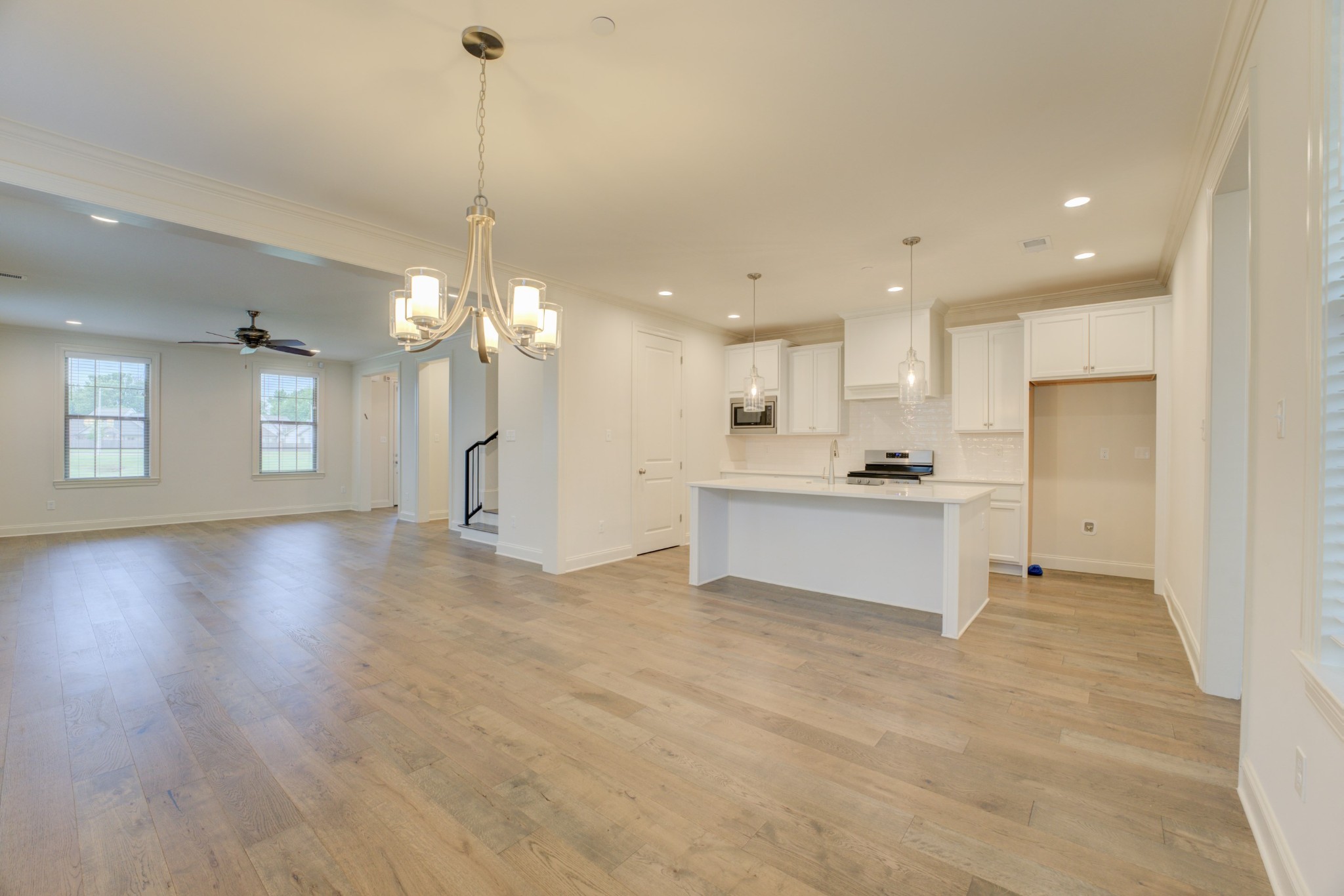 909 Ufton Aly Property Photo 2
