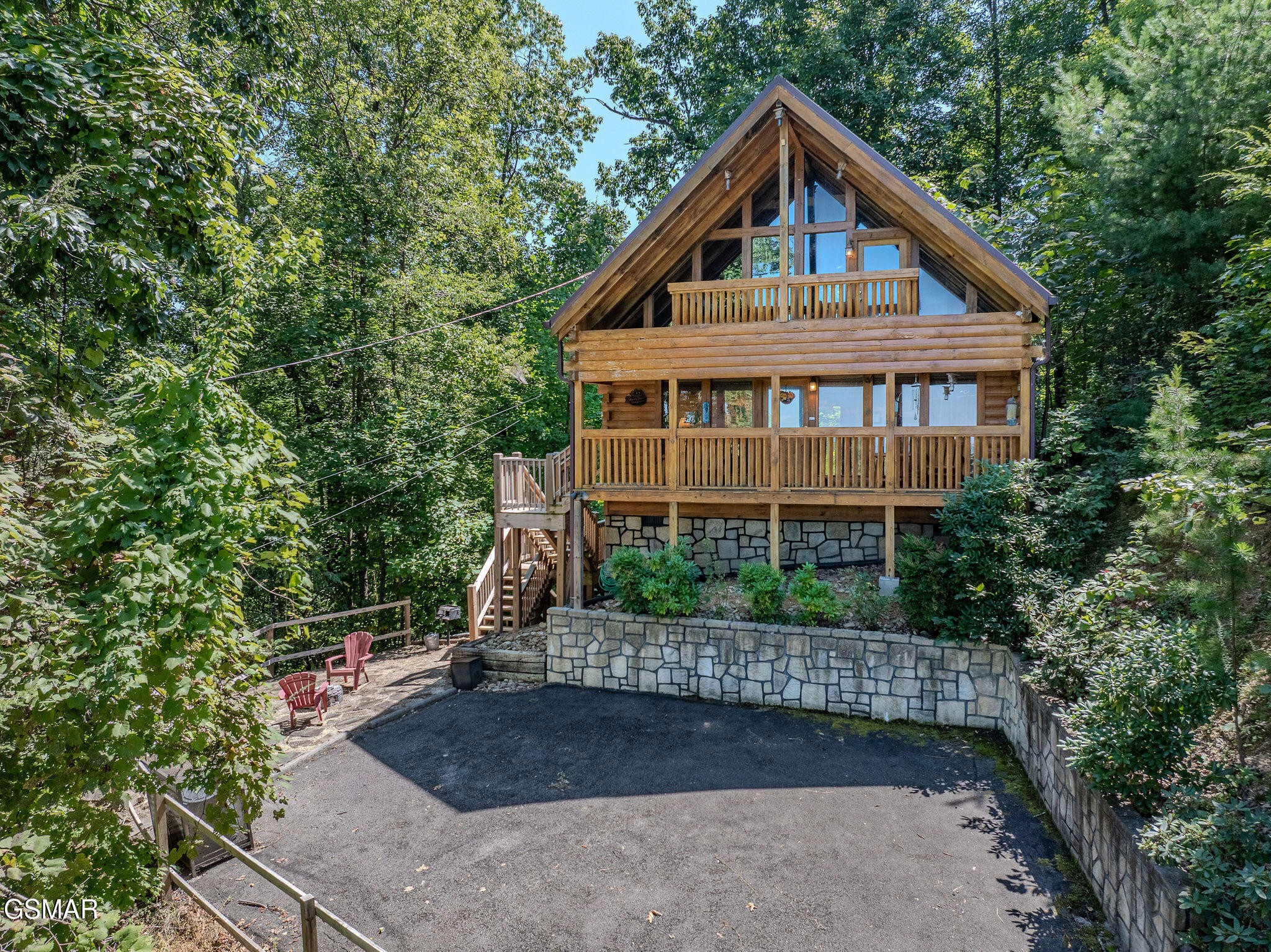 1637 Lamons Loop Property Photo 1