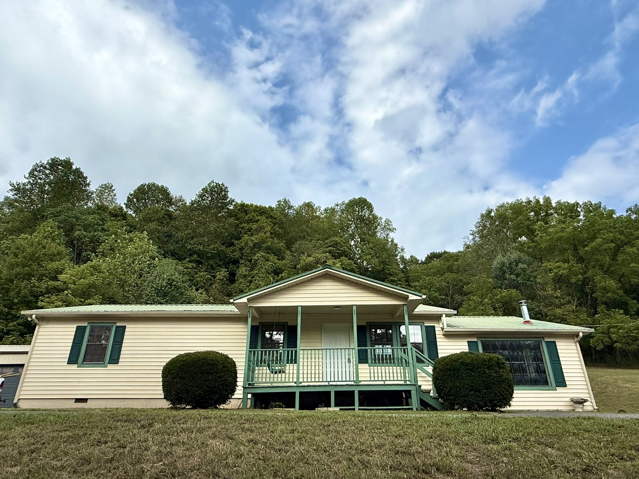 1927 Hurricane Creek Rd Property Photo 1