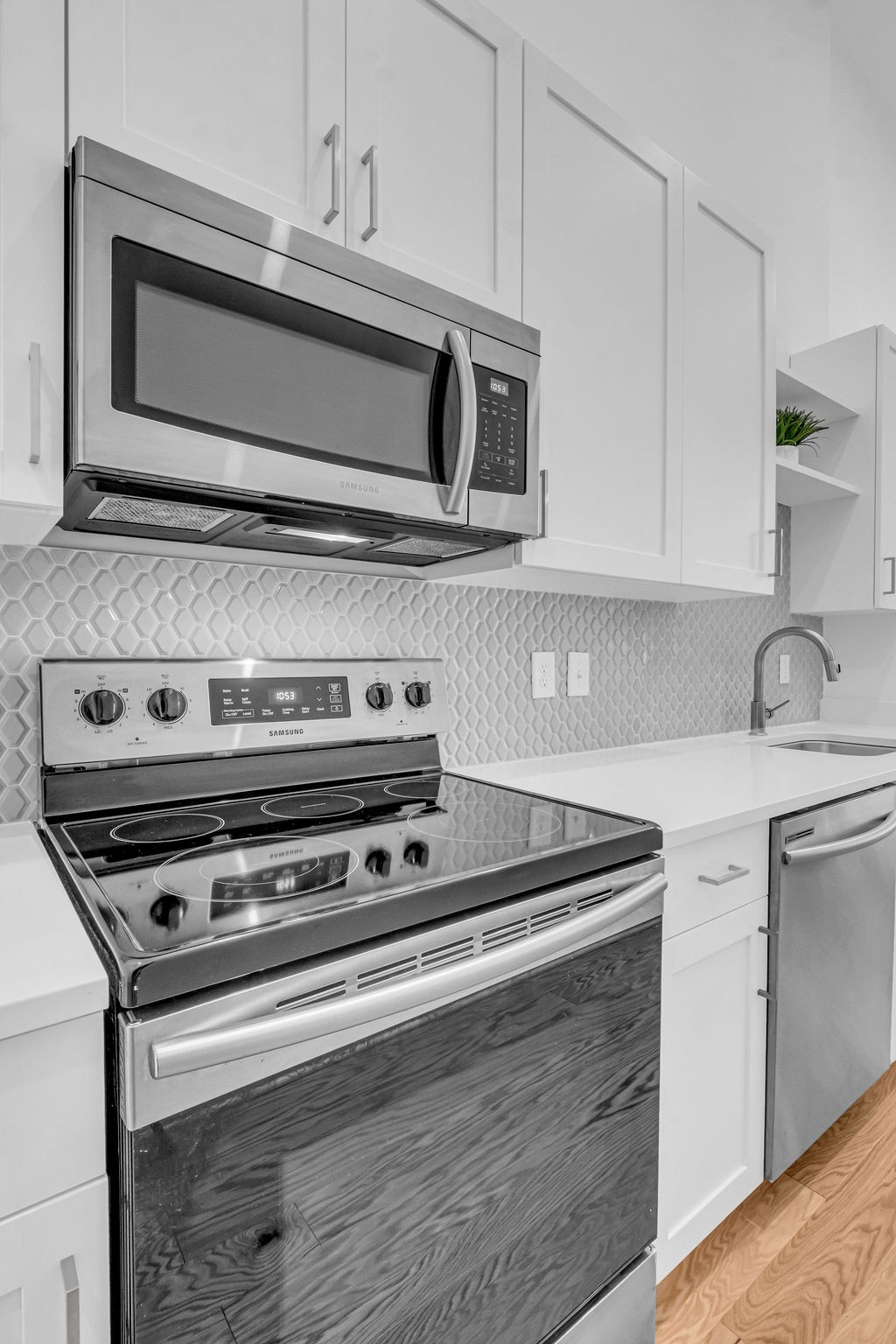 1041 E Trinity Ln Property Photo 10
