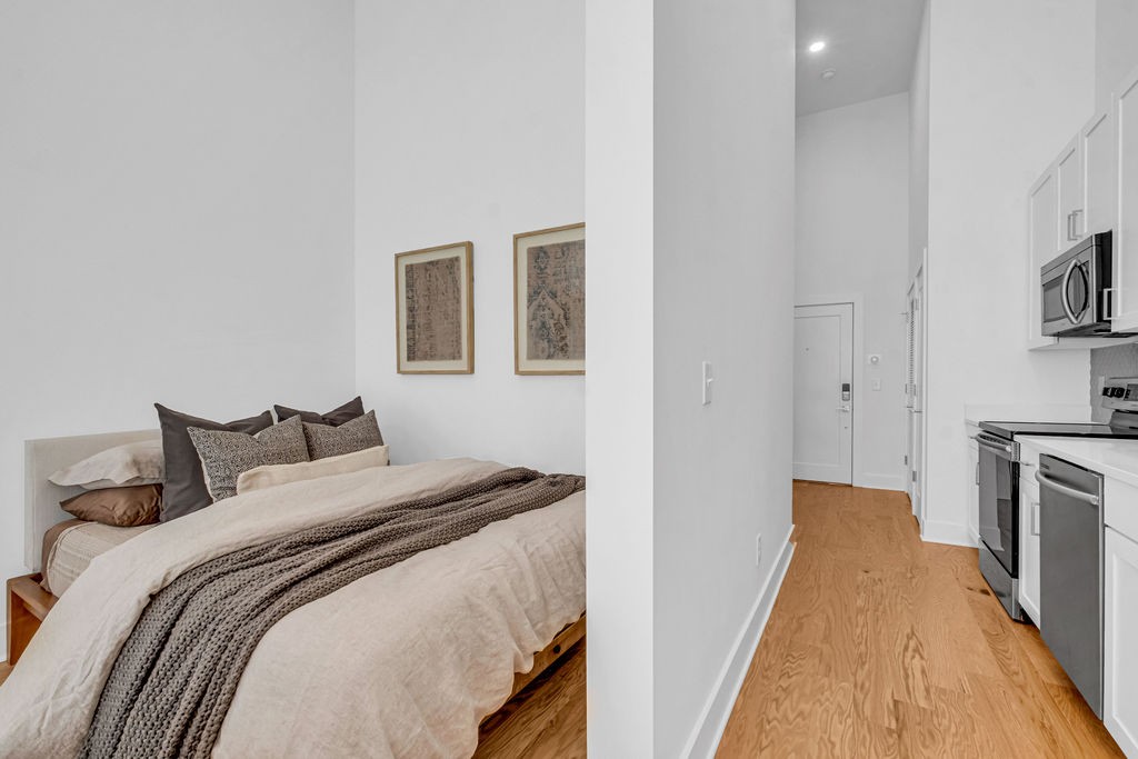 1041 E Trinity Ln Property Photo 23