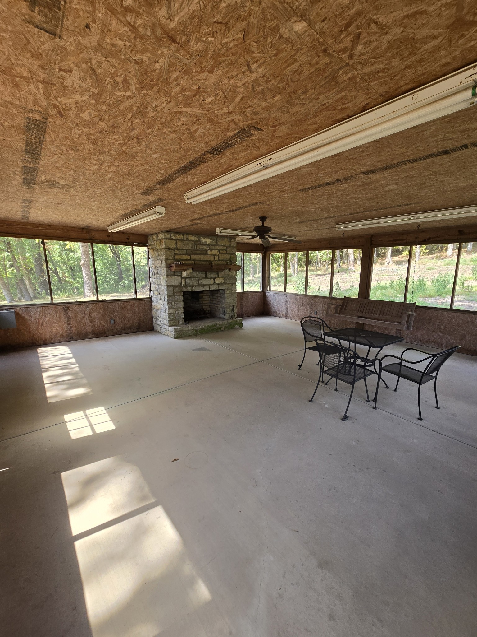 7011 Flat Creek Rd Property Photo 6