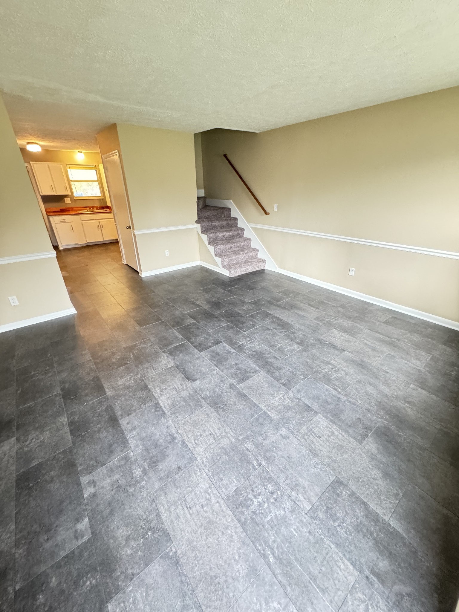 908 Smith St Property Photo 3