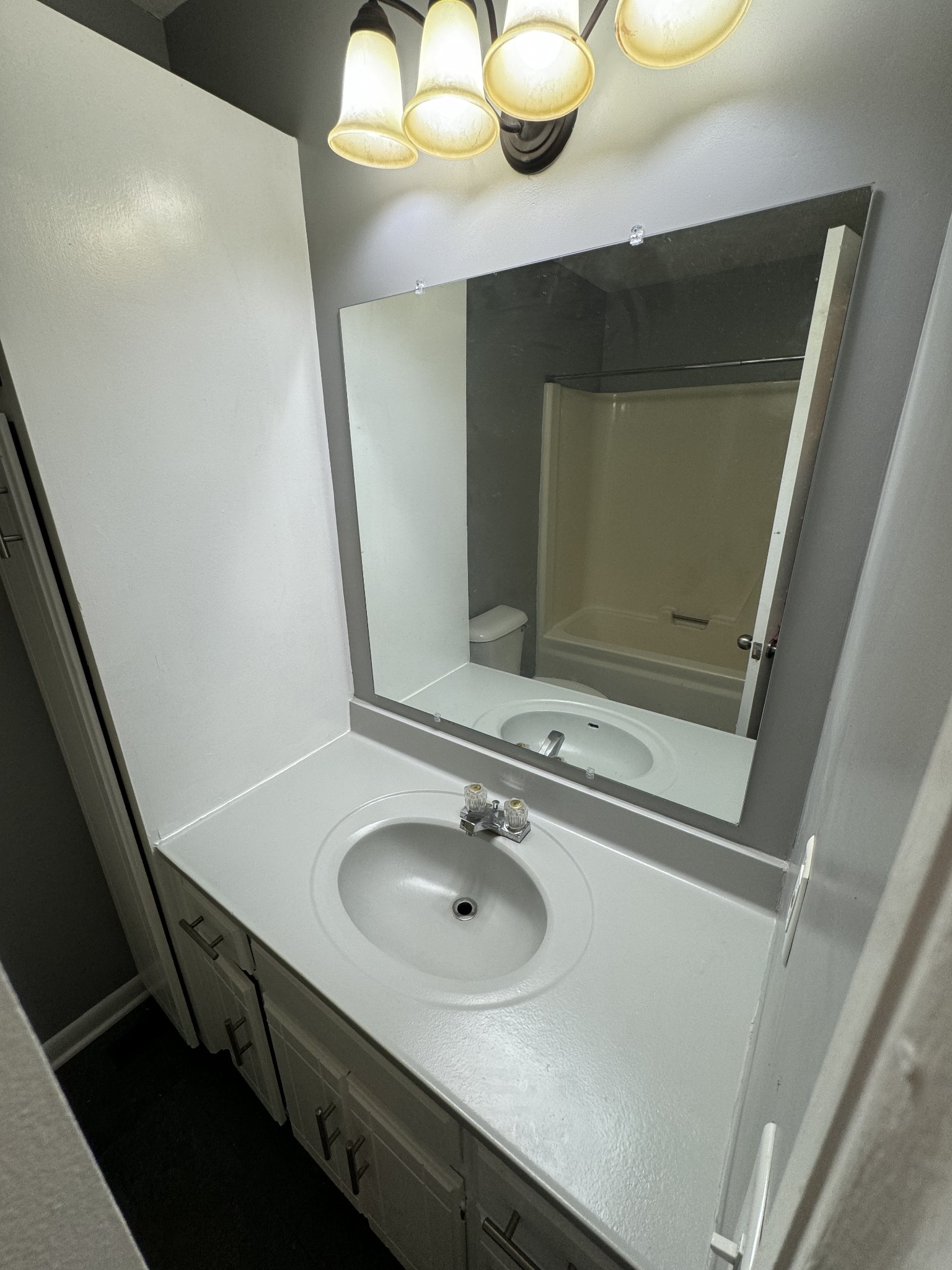 908 Smith St Property Photo 11