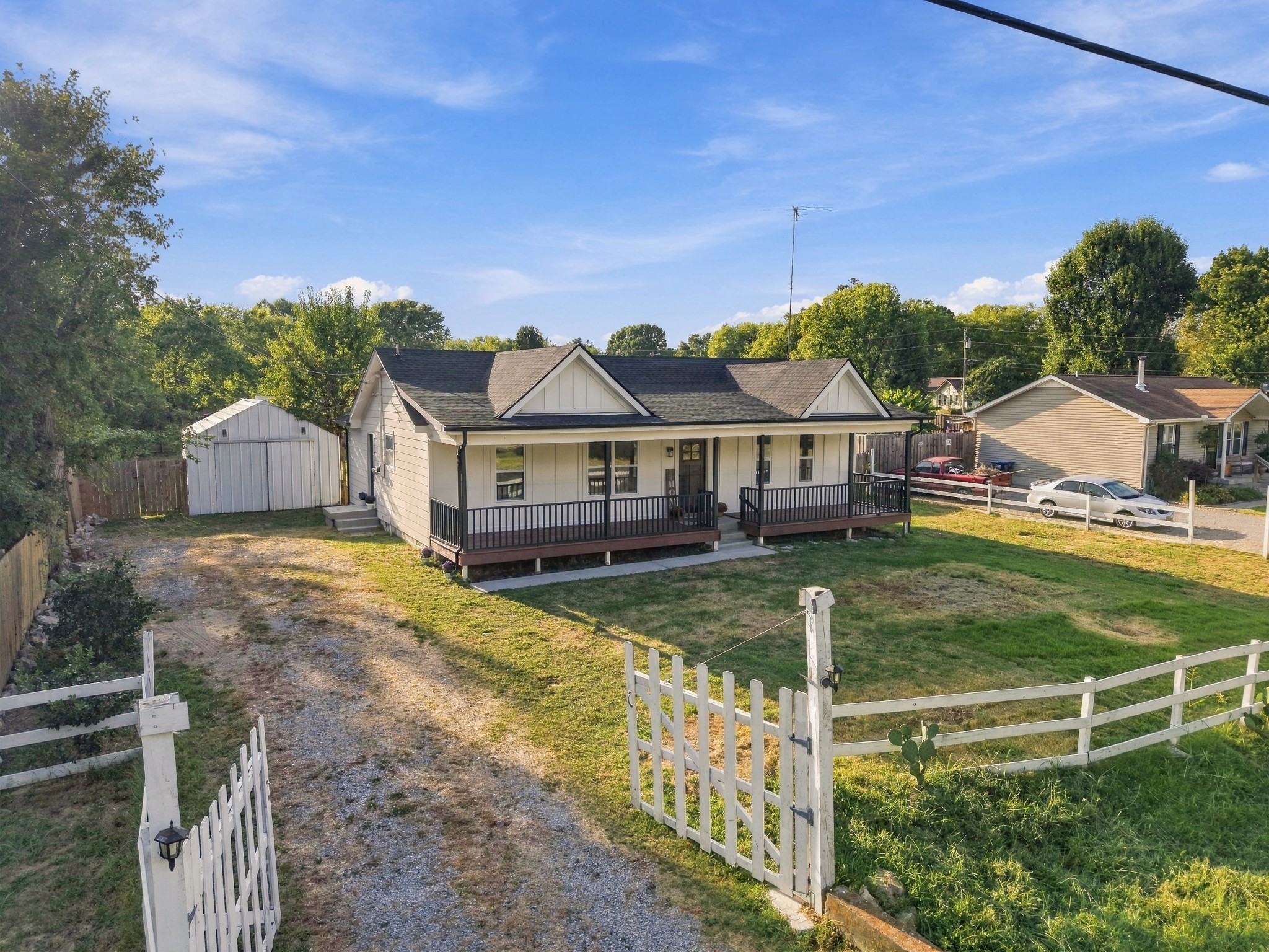 207 E Sagefield Dr Property Photo 1