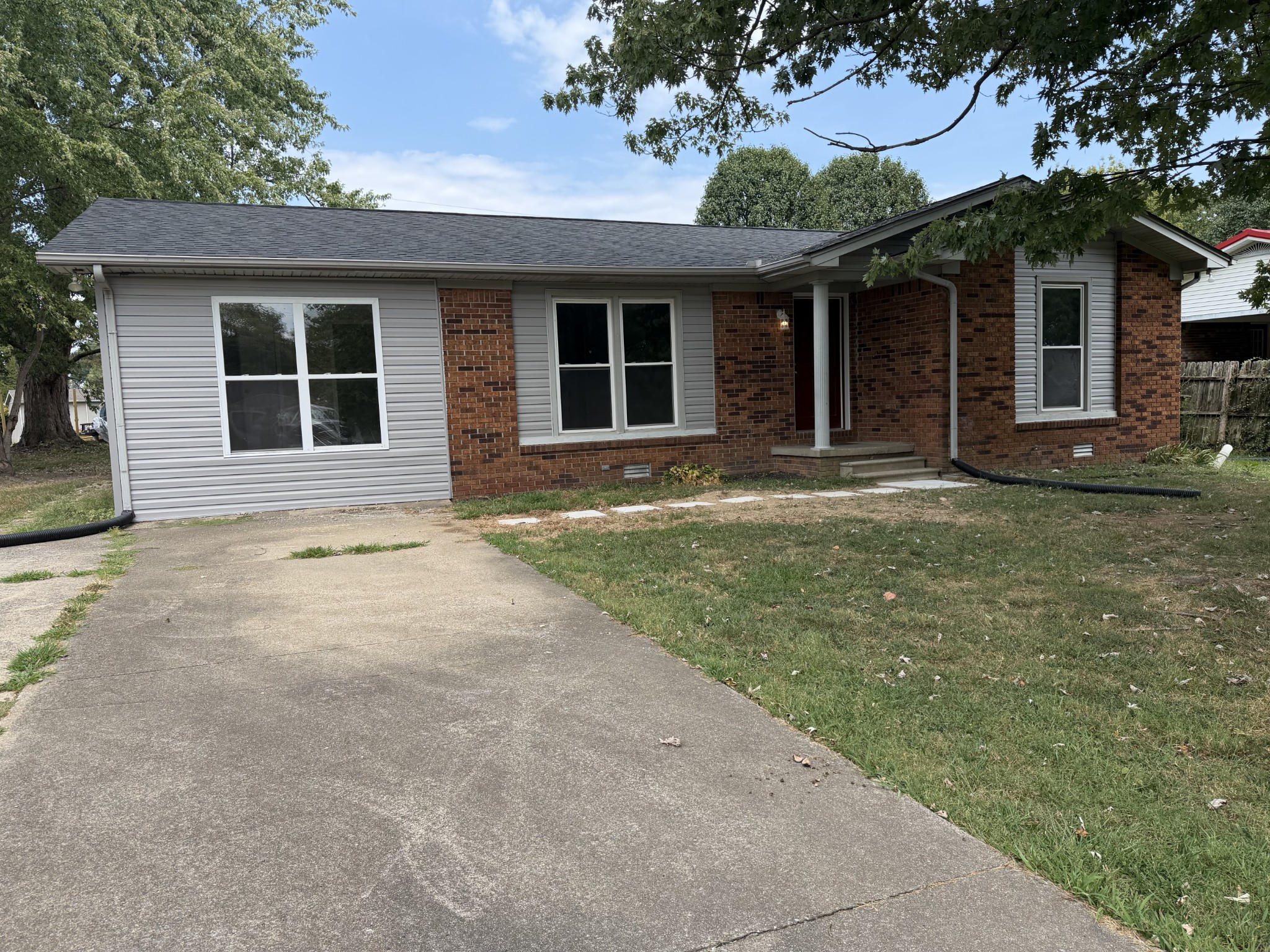 2118 Lambert Dr Property Photo 1