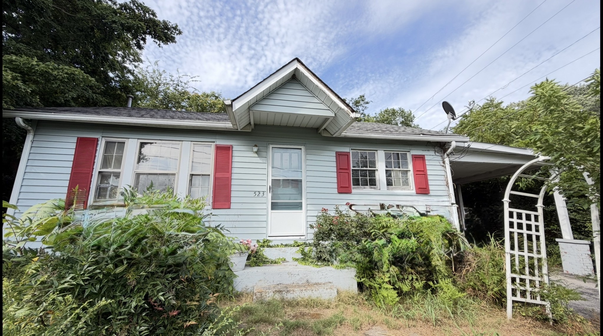 523 W Cherry St Property Photo 1