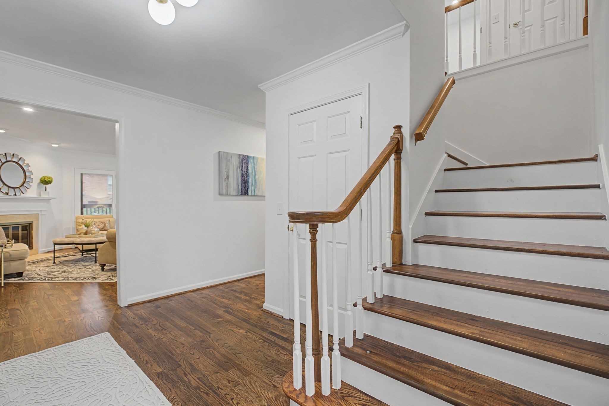 142 Hearthstone Manor Cir Property Photo 4