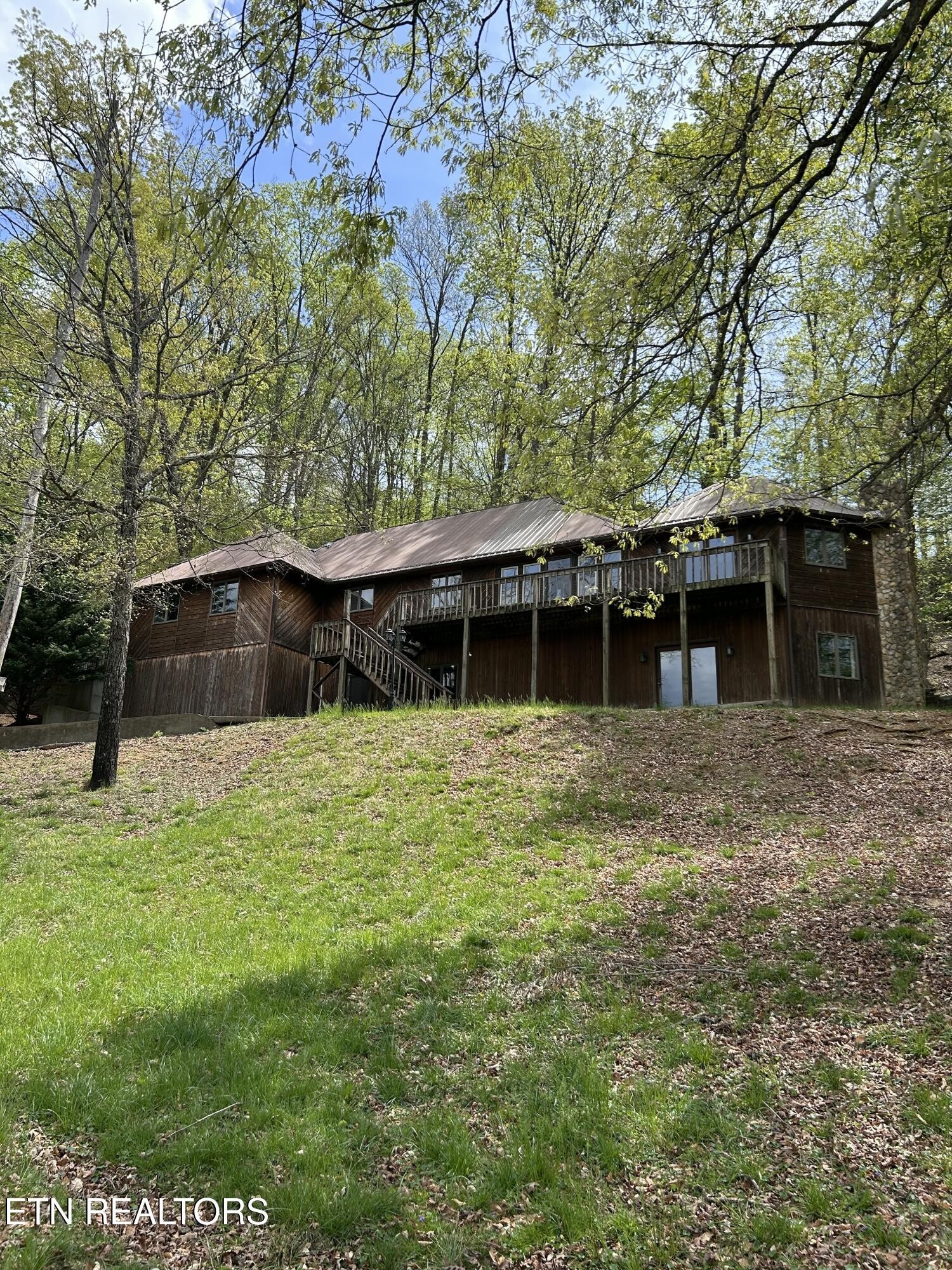 690 Stevens St Property Photo 1