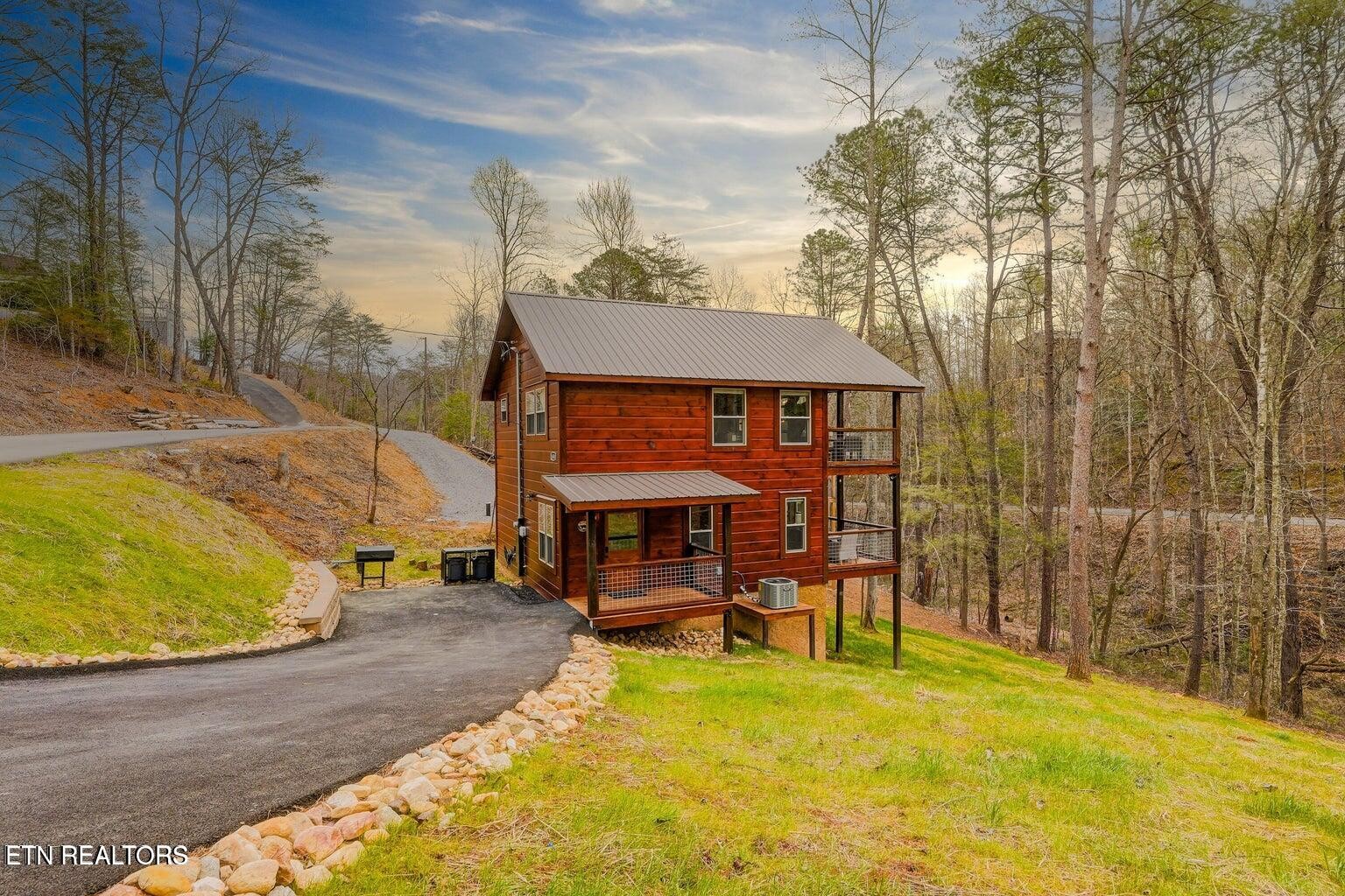 1614 Lake Drive Property Photo 1