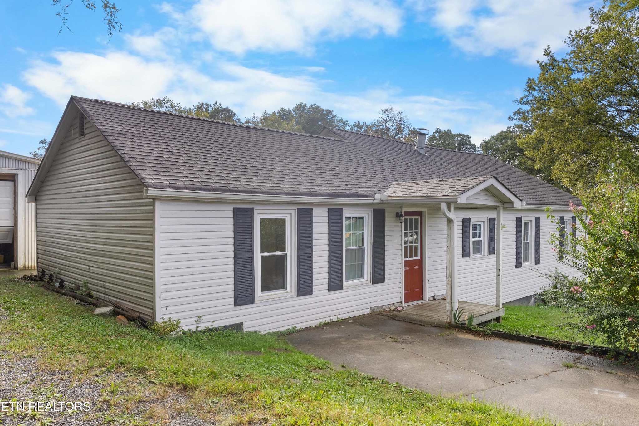4854 Co Op Rd Property Photo 1