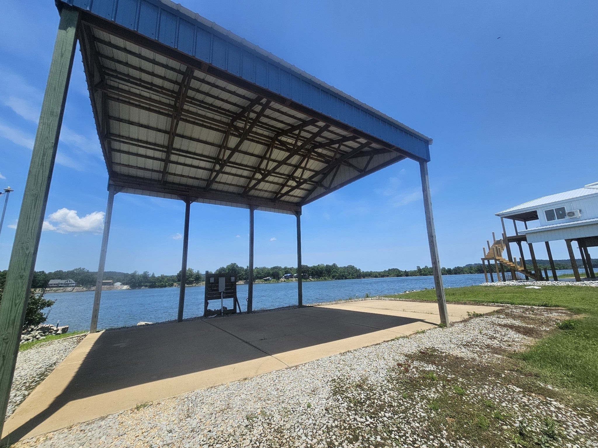 1089 River Front Dr Property Photo 2