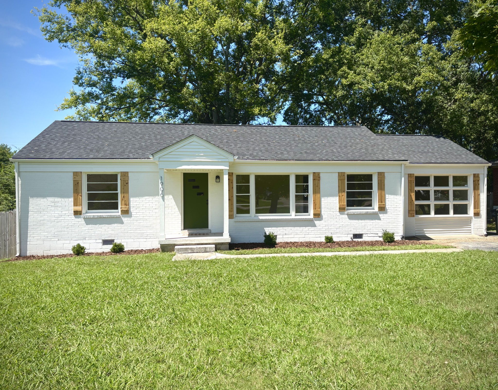 1906 Wedgewood Dr Property Photo 1