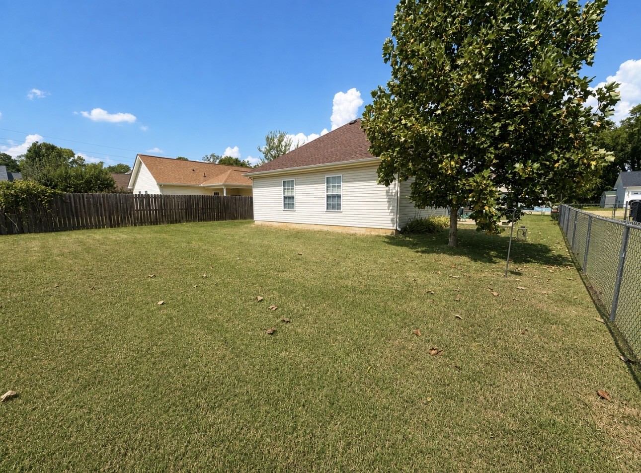 551 Albion Cir Property Photo 3