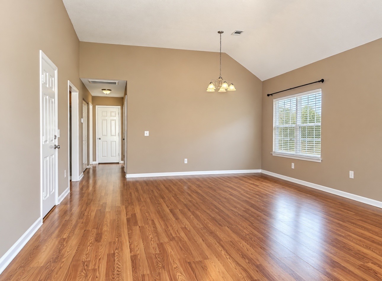 551 Albion Cir Property Photo 5
