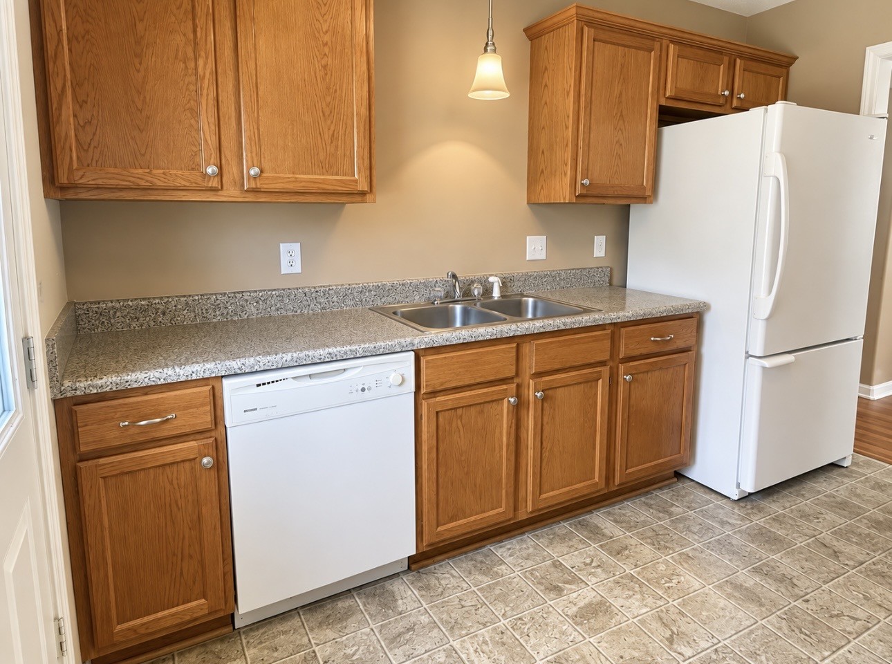 551 Albion Cir Property Photo 8
