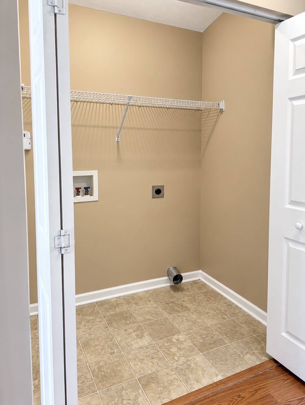 551 Albion Cir Property Photo 11