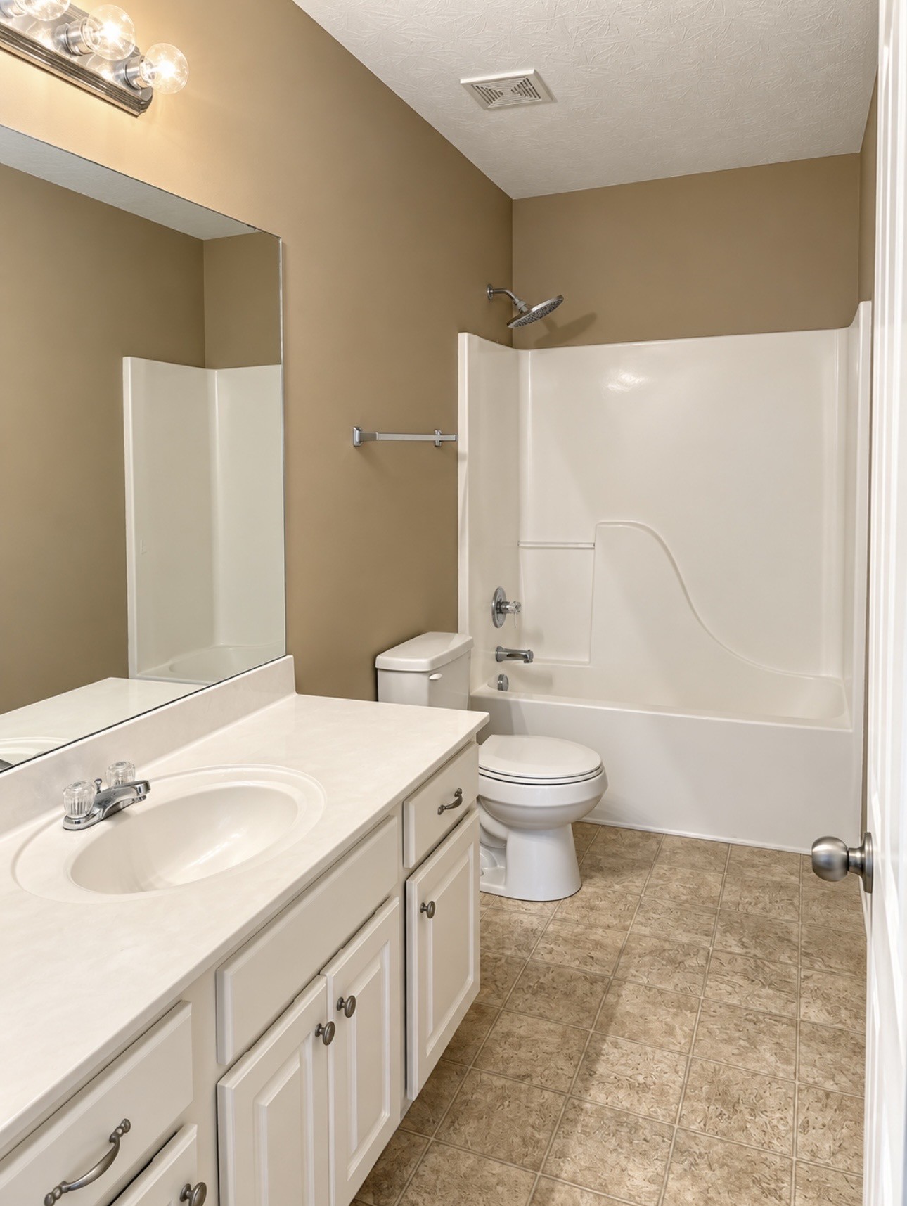 551 Albion Cir Property Photo 12